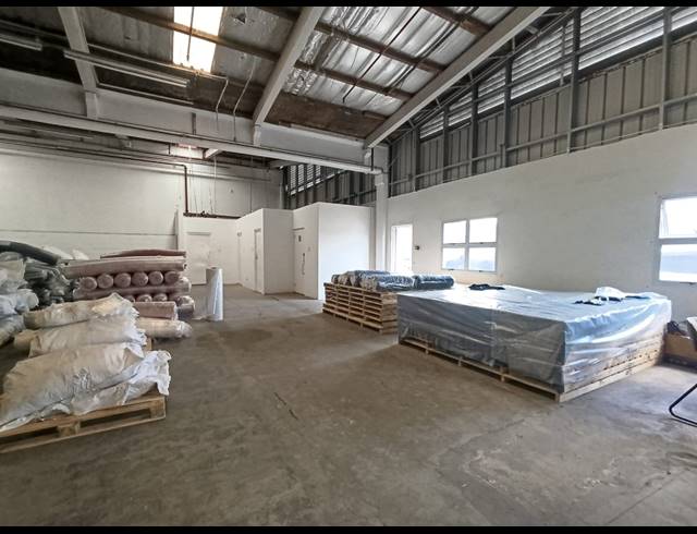 3,353M² WAREHOUSE TO LET IN NEW GERMANY